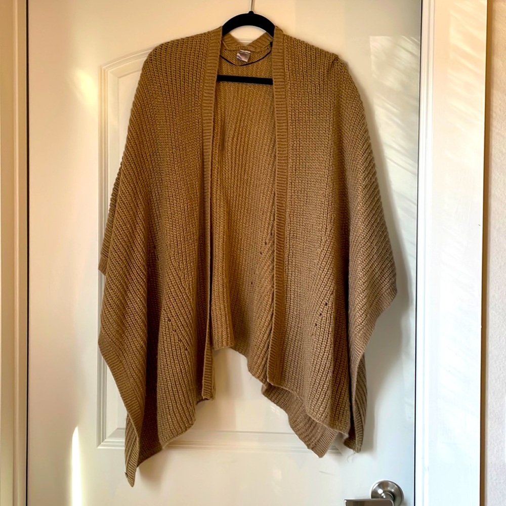 NWOT D&Y Ribbed Knit Poncho